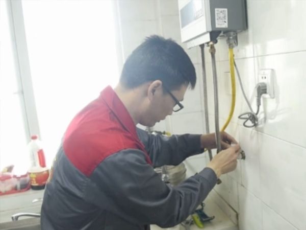 自來(lái)水管道清洗